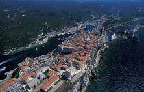 Bonifacio. © Philip Plisson / Plisson La Trinité / AA05699 - Nos reportages photos - Ville [Corse]