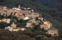 Village dans le Cap Corse. © Philip Plisson / Plisson La Trinité / AA05740 - Nos reportages photos - Corse