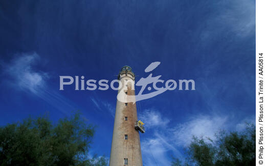 Le phare de Biarritz en réfection. - © Philip Plisson / Plisson La Trinité / AA05814 - Nos reportages photos - Pyrénées Atlantiques
