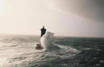 Vague à l'assault du phare du Four. © Guillaume Plisson / Plisson La Trinité / AA05937 - Photo Galleries - Storm at sea