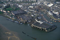 Base de sous-marins de Keroman à Lorient. © Philip Plisson / Plisson La Trinité / AA05944 - Nos reportages photos - Lorient