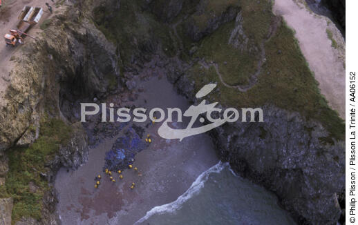 Côtes souillées par la marée noire. - © Philip Plisson / Plisson La Trinité / AA06152 - Nos reportages photos - Pollution