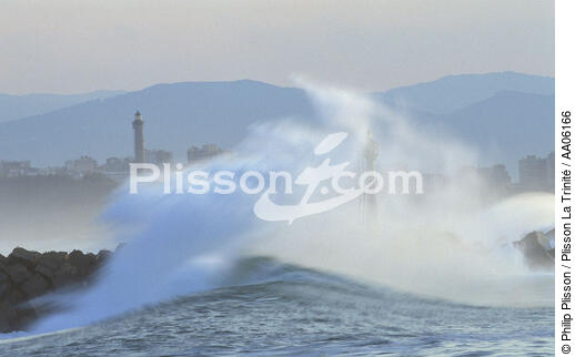 Coup de vent sur la côte basque. - © Philip Plisson / Plisson La Trinité / AA06166 - Photo Galleries - Storm at sea