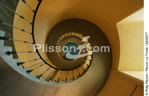 L'escalier du phare d'Alistro en Corse. - © Philip Plisson / Plisson La Trinité / AA06377 - Photo Galleries - Staircase