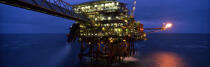 La plateforma pétrolière de Claymore. © Philip Plisson / Plisson La Trinité / AA06403 - Photo Galleries - Horizontal panoramic