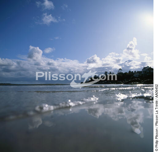 Sur la plage de Port-Manec'h. - © Philip Plisson / Plisson La Trinité / AA06452 - Nos reportages photos - Format carré