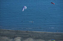Kite surf en Camargue © Philip Plisson / Plisson La Trinité / AA06477 - Nos reportages photos - Kitesurf