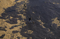 Nettoyage des plages. © Philip Plisson / Plisson La Trinité / AA06518 - Nos reportages photos - Loire Atlantique
