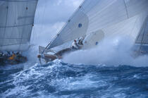 Bord à bord pendant la Nioulargue. © Philip Plisson / Plisson La Trinité / AA06561 - Photo Galleries - Yachting