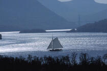Navigation sur l'Hudson. © Philip Plisson / Plisson La Trinité / AA06616 - Photo Galleries - Backlit