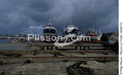 Le slipway de Concarneau. - © Philip Plisson / Plisson La Trinité / AA06713 - Nos reportages photos - Chantier naval