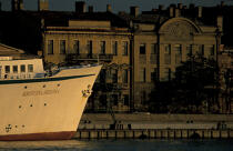 Sur les quais de Saint-Pétersbourg. © Philip Plisson / Plisson La Trinité / AA06757 - Nos reportages photos - Quai