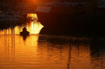 Le matin dans le port de Concarneau. © Philip Plisson / Plisson La Trinité / AA06829 - Nos reportages photos - Barque