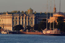 Sur les quais à Saint-Pétersbourg. © Philip Plisson / Plisson La Trinité / AA06836 - Nos reportages photos - Quai