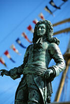 Statue de Mahé de la Bourdonnais à Saint-Malo. © Philip Plisson / Plisson La Trinité / AA07093 - Photo Galleries - Ille & Vilaine