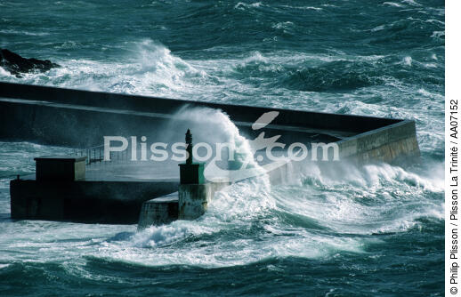 Mer agité au Conquet. - © Philip Plisson / Plisson La Trinité / AA07152 - Photo Galleries - Storms