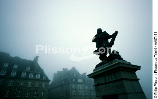 La statue de Jacques Cartier à Saint-Malo. - © Philip Plisson / Plisson La Trinité / AA07161 - Nos reportages photos - Ille & Vilaine