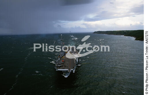Le Clémenceau. - © Philip Plisson / Plisson La Trinité / AA07270 - Nos reportages photos - Marine nationale