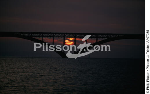 Le pont de Brest. - © Philip Plisson / Plisson La Trinité / AA07285 - Photo Galleries - Philip Plisson