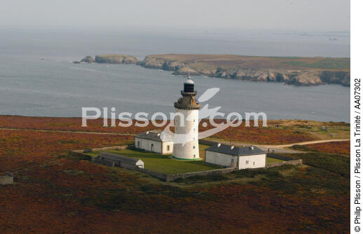 Le phare du Stiff sur l'île d'Ouessant. - © Philip Plisson / Plisson La Trinité / AA07302 - Nos reportages photos - Phare [29]