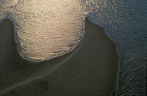 La mer jouant avec le sable dans le bassin d'Arcachon. © Philip Plisson / Plisson La Trinité / AA07319 - Photo Galleries - Philip Plisson