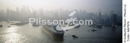 Le Queen Mary 2 arrivant à New York - © Guillaume Plisson / Plisson La Trinité / AA07674 - Nos reportages photos - Etats-Unis