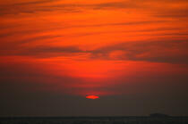 Coucher de soleil sur la Grèce. © Philip Plisson / Plisson La Trinité / AA07826 - Photo Galleries - Philip Plisson