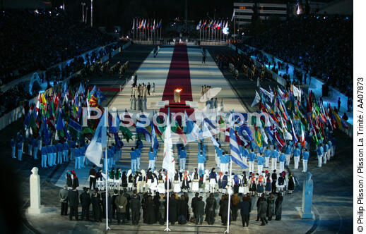 Arrivée de la flamme olympique à Athènes. - © Philip Plisson / Plisson La Trinité / AA07873 - Nos reportages photos - Emblème