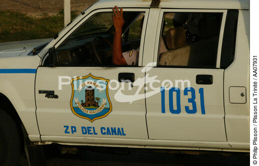 La police du canal à Colon. - © Philip Plisson / Plisson La Trinité / AA07931 - Photo Galleries - Road transport
