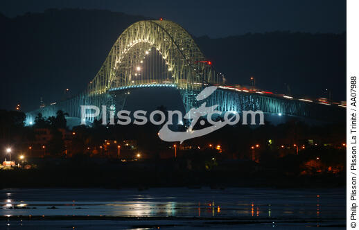 Le pont des Amériques à Panama City. - © Philip Plisson / Plisson La Trinité / AA07988 - Nos reportages photos - Pont