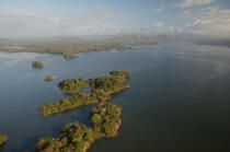Le lac de Gatun, sur le canal de Panama. © Philip Plisson / Plisson La Trinité / AA07998 - Nos reportages photos - Le canal de Panama