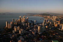 Panama City. © Philip Plisson / Plisson La Trinité / AA08008 - Nos reportages photos - Le canal de Panama