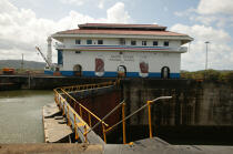 Gatun locks, l'une des 3 écluses du canal de Panama. © Philip Plisson / Plisson La Trinité / AA08028 - Nos reportages photos - Le canal de Panama