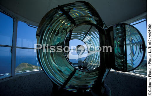 La lentille du phare de Cabo Mayor devant Santander. - © Guillaume Plisson / Plisson La Trinité / AA08090 - Photo Galleries - Inside [lighthouse]