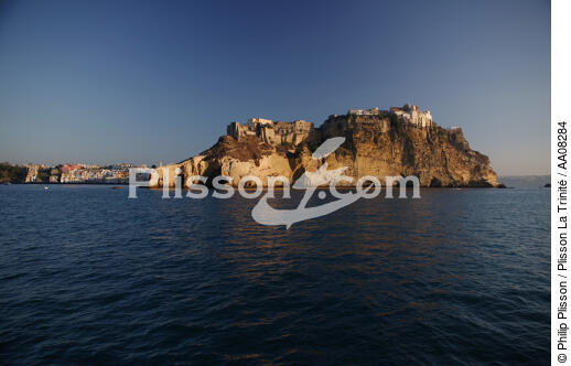 L'île de Procida en Baie de Naples. - © Philip Plisson / Plisson La Trinité / AA08284 - Nos reportages photos - Italie