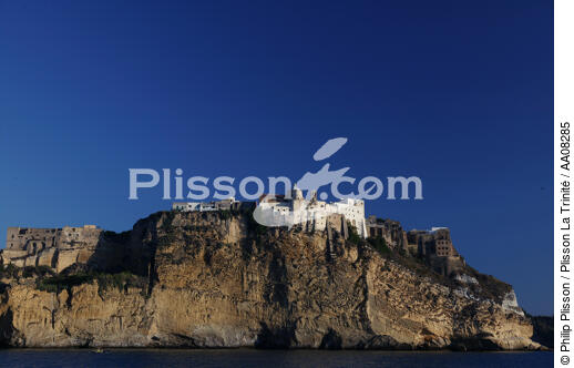 L'île de Procida en Baie de Naples. - © Philip Plisson / Plisson La Trinité / AA08285 - Nos reportages photos - Ile [It]