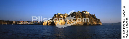 L'île de Procida en Baie de Naples. - © Philip Plisson / Plisson La Trinité / AA08288 - Nos reportages photos - Site [It]