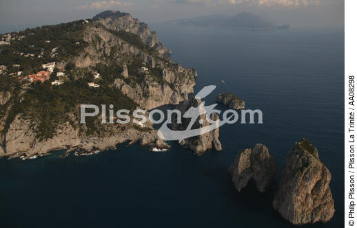 L'île de Capri. - © Philip Plisson / Plisson La Trinité / AA08298 - Nos reportages photos - Ile [It]