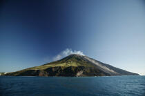 Le volcan Stromboli. © Philip Plisson / Plisson La Trinité / AA08393 - Photo Galleries - Foreign country