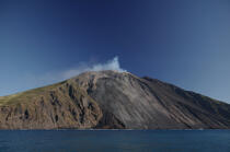 Le volcan Stromboli. © Philip Plisson / Plisson La Trinité / AA08394 - Nos reportages photos - Pays étranger
