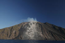 Le volcan Stromboli. © Philip Plisson / Plisson La Trinité / AA08396 - Photo Galleries - Stromboli
