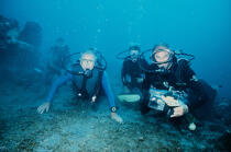 En plongé avec Albert Falco. © Philip Plisson / Plisson La Trinité / AA08511 - Nos reportages photos - Fond marin