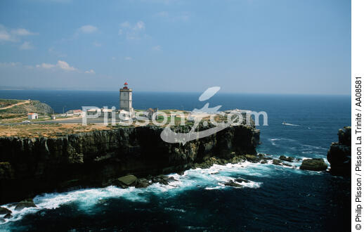 Le phare de Cabo Cavoeiro au Portugal. - © Philip Plisson / Plisson La Trinité / AA08581 - Photo Galleries - Cabo Carvoeiro