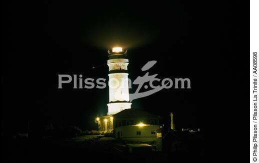 Le phare de Cabo Mayor en Espagne. - © Philip Plisson / Plisson La Trinité / AA08598 - Photo Galleries - Cantabria