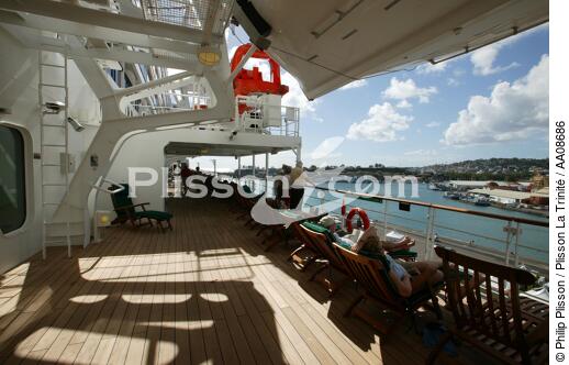 A bord du Queen Mary II. - © Philip Plisson / Plisson La Trinité / AA08686 - Nos reportages photos - Paquebot
