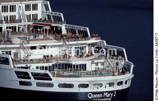 Le Queen Mary II. - © Philip Plisson / Plisson La Trinité / AA08717 - Nos reportages photos - Queen Mary II [le]