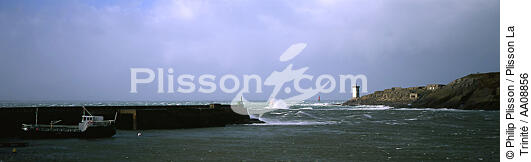 Mer agité au Conquet. - © Philip Plisson / Plisson La Trinité / AA08856 - Photo Galleries - Pier