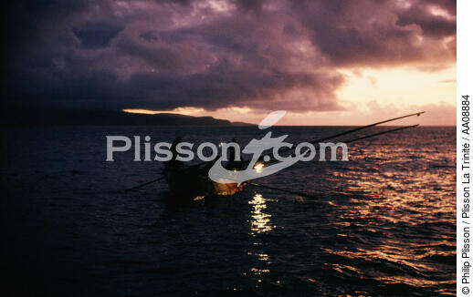 Pêche au lamparo aux Açores. - © Philip Plisson / Plisson La Trinité / AA08884 - Nos reportages photos - Chromie