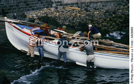 Retour de pêche aux Açores. - © Philip Plisson / Plisson La Trinité / AA08885 - Nos reportages photos - Ile [Por]