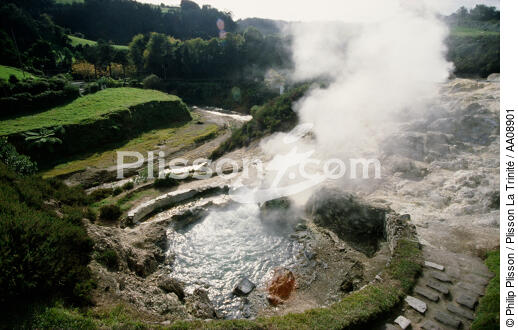 Source d'eau chaude aux Açores. - © Philip Plisson / Plisson La Trinité / AA08901 - Photo Galleries - Azores [The]